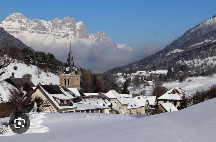 Petit Studio Mansarde 18 M2 Avec Navette Gratuit Aux Pistes De Ski Gresse-en-Vercors Kültér fotó